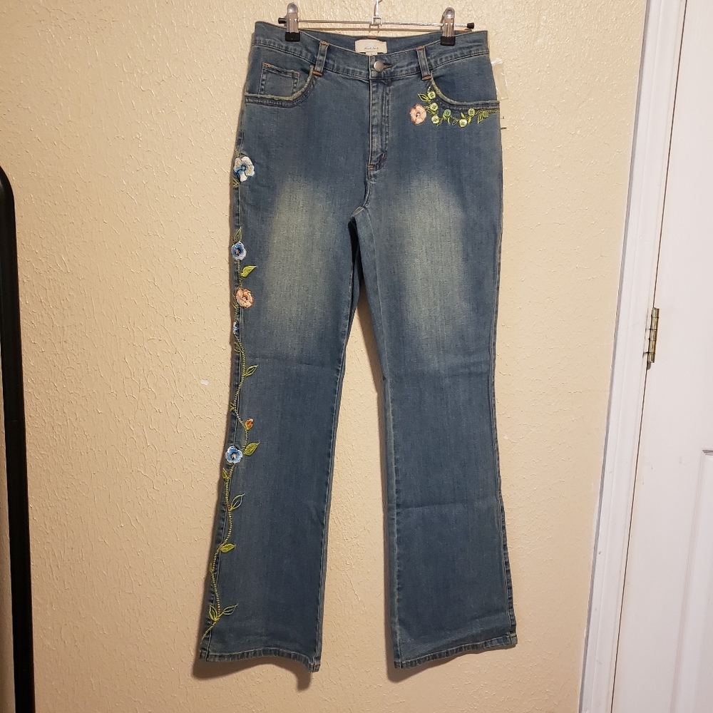 Think Tank Embroidered Bootcut‎ Jeans Size 6